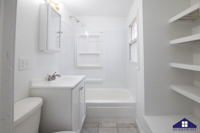 502 S 1st St unit . 1, Lamar, CO 81052 - photo 6