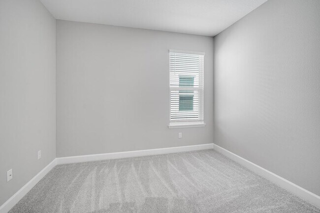 1702 Trailhead Ln, Zephyrhills, FL 33543 - photo 6