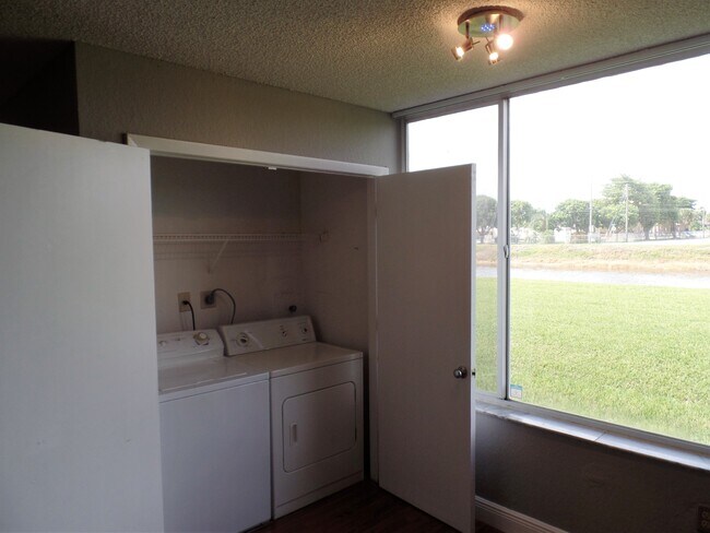 2881 N Oakland Forest Dr unit 110, Oakland Park, FL 33309 - photo 3