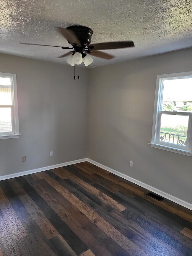 642 Echo Bend Blvd, Greenwood, IN 46142 - photo 7