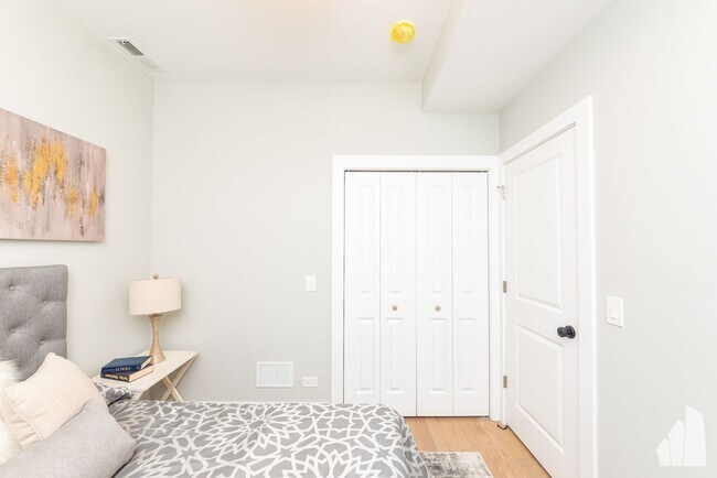 2020 W Montrose Ave, Chicago, IL 60618 - photo 6