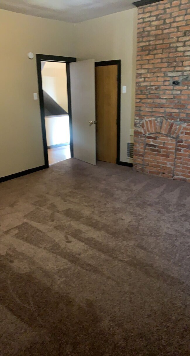 1205 3rd Ave unit 2, Beaver Falls, PA 15010 - photo 5