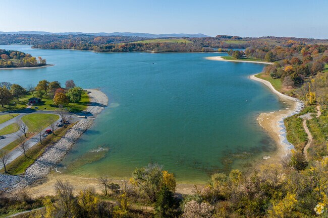 Enjoy multiple outdoor activities at Blue Marsh Lake near Jefferson.