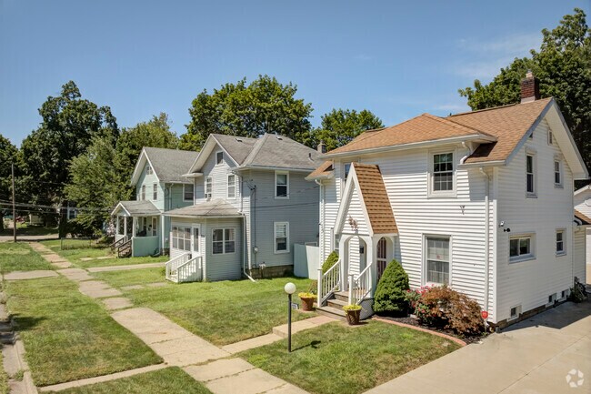 Homes neatly line the streets of Flat Iron.