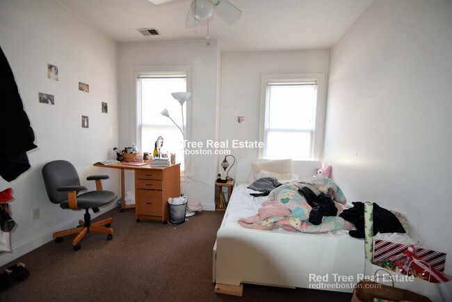 17 Pratt St unit 2, Allston, MA 02134 - photo 4