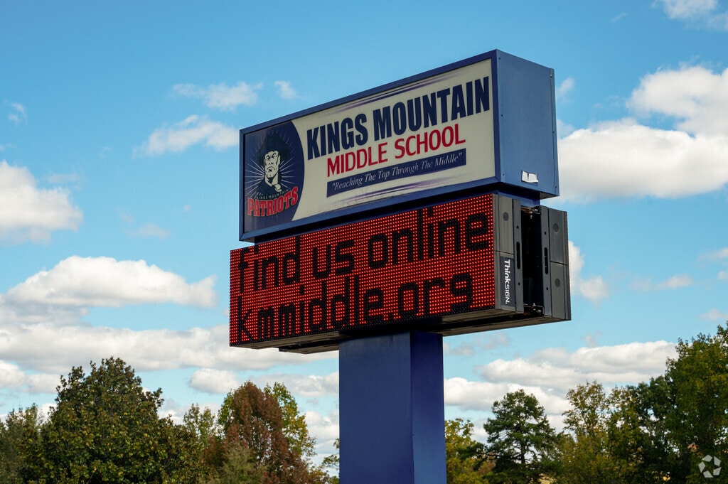 Kings Mountain Middle School provides education in the neighborhood of 
Cleveland County.