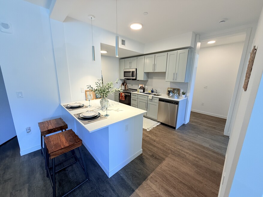 20 Stephenson Aman St unit 2, Somerville, MA 02144 - photo 1