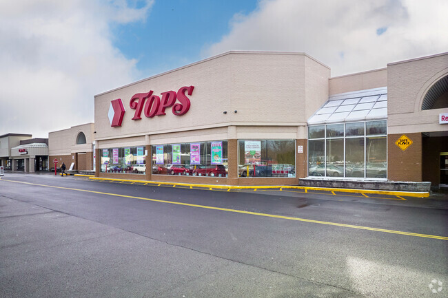 Tops Friendly Markets in Panorama Plaza is based in Amherst, NY.