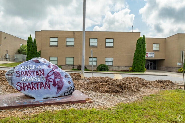 South Caldwell High School features a 15:1 student to teacher ratio.