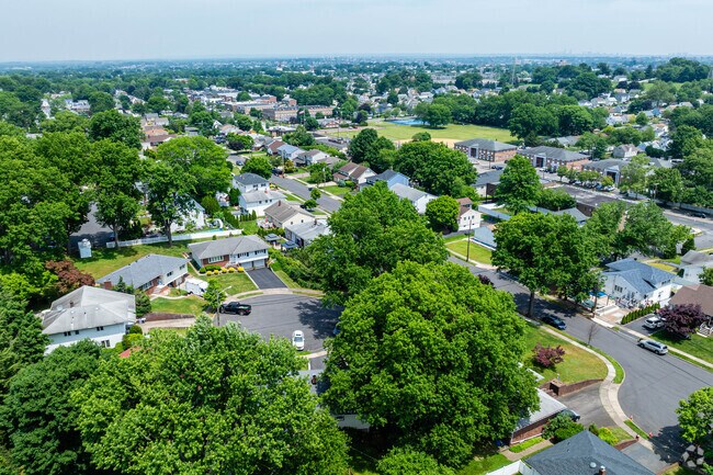 Richfield area of Clifton has plenty of trees to keep tthings shady in the summer months.