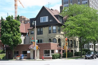 1700 N Farwell Ave, Milwaukee, WI 53202