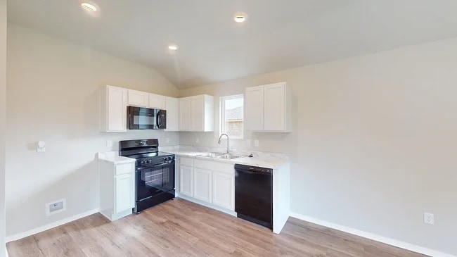 0 Acuff unit 36042412, Conway, AR 72034 - photo 4