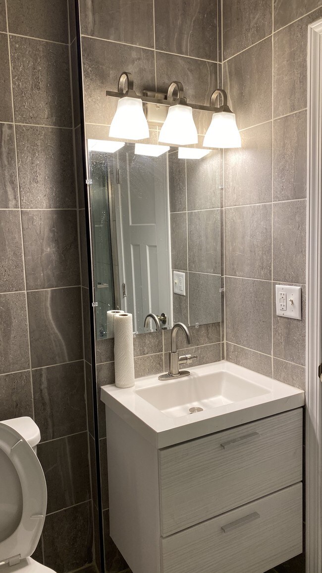 17 E Tompkins St, Columbus, OH 43202 - photo 5