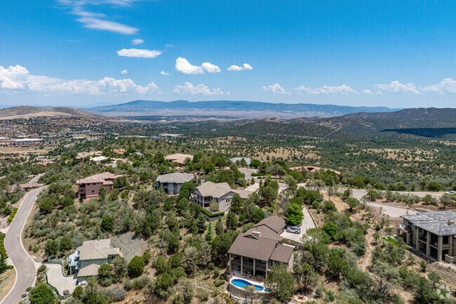 In the master-planned Ranch at Prescott, winding streets follow the hilly topography.