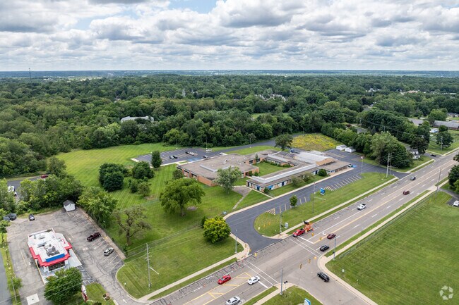 Comstock STEM Academy has a student-to-teacher ratio of 17 to 1.