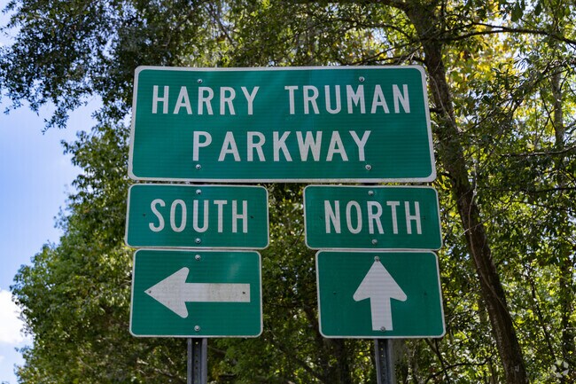 Harry Truman Parkway allows South Garden residents easy access to all Savannah has to offer.