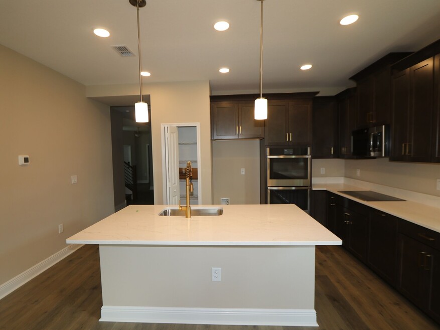 31256 Pendleton Landing Cir, Wesley Chapel, FL 33545 - photo 1