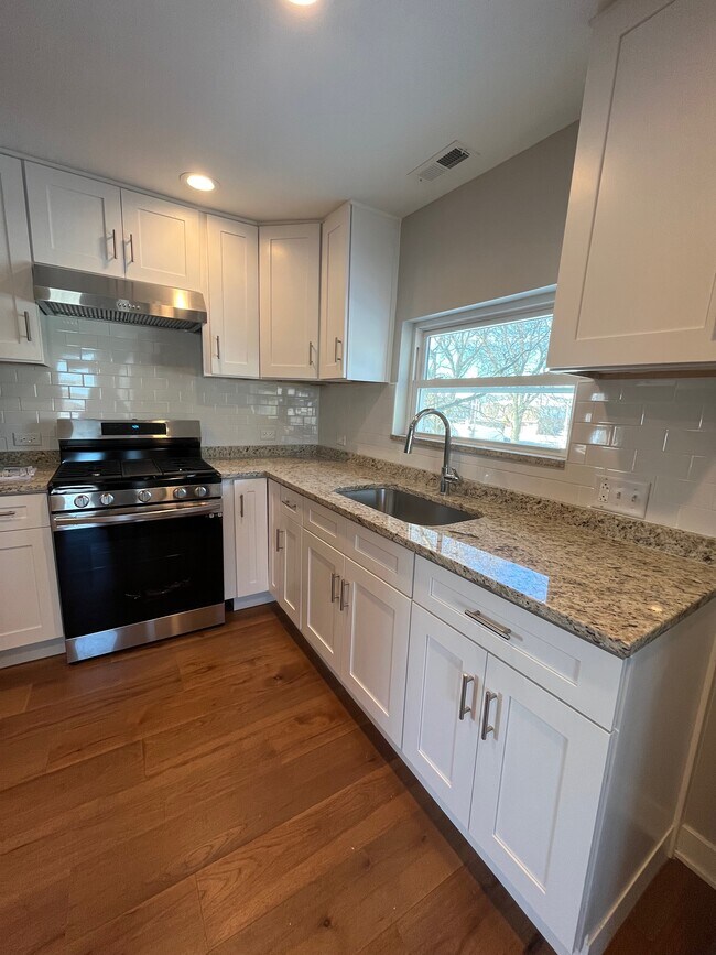 138 N 14th Ave unit B, Melrose Park, IL 60160 - photo 5