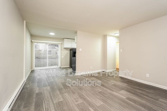 904 Lowdermilk St unit 904-C, Greensboro, NC 27401 - photo 5