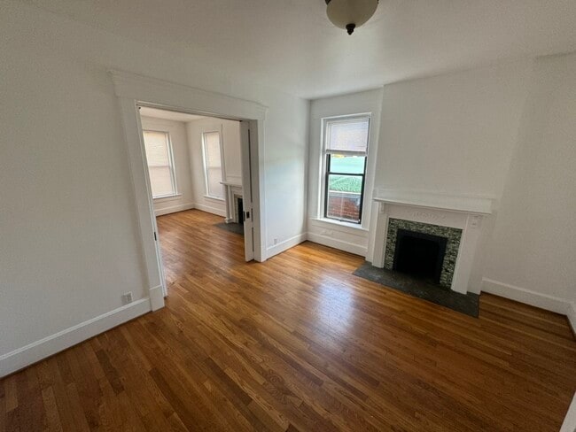1104 1/2 N High St unit D, Columbus, OH 43201 - photo 4