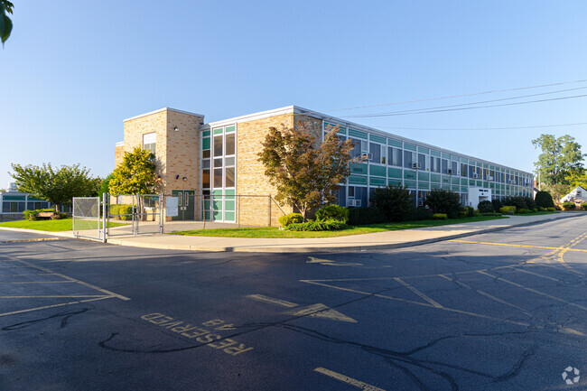 Lynbrook South Middle School's teaching model offers unique attention to student.