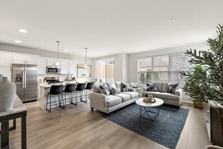 124 Optimist Ct, Auburn Hills, MI 48326
