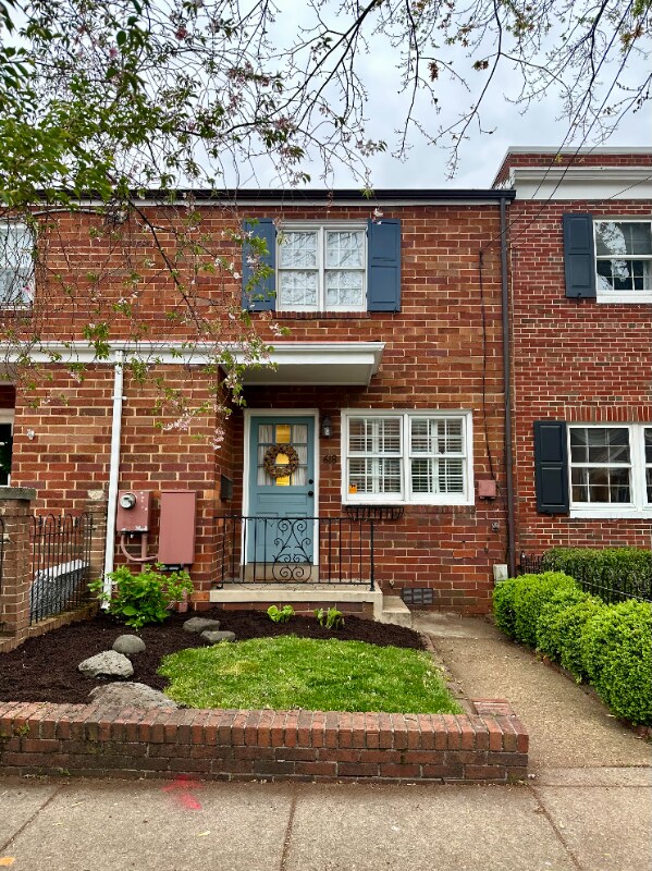 618 S Pitt St, Alexandria, VA 22314