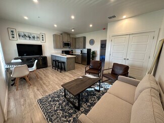 418 International Blvd, Laredo, TX 78045