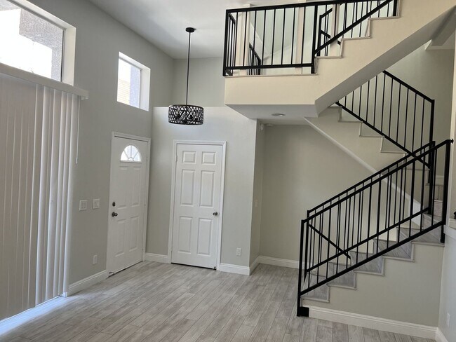 17738 Superior St unit 21, Northridge, CA 91325 - photo 4