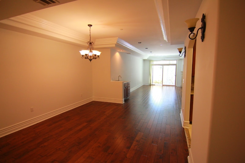 10640 Woodbridge St unit 202, North Hollywood, CA 91602 - photo 1