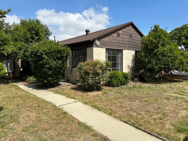 8532 Tilden Ave, Panorama City, CA 91402 - photo 3