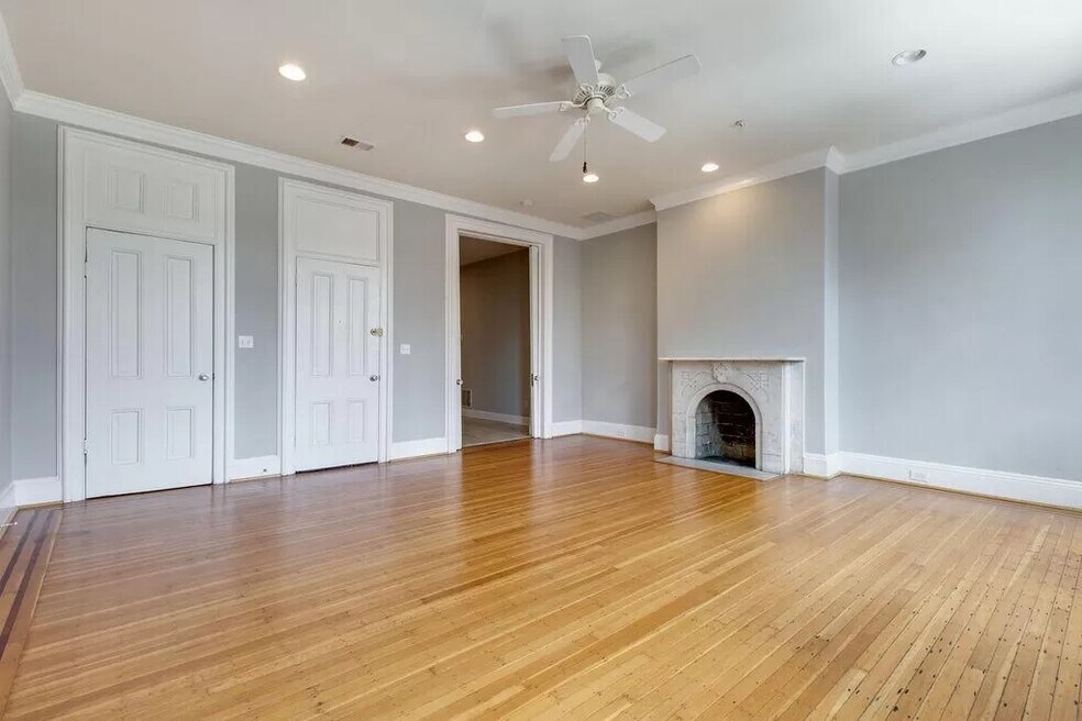 1226 Saint Paul St unit 2, Baltimore, MD 21202 - photo 1