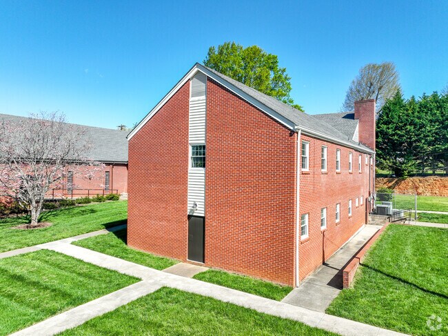Another building on the campus of Johnston Wm Elementary School.
