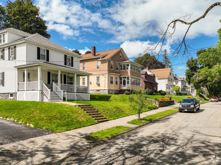 South Quinsigamond Village