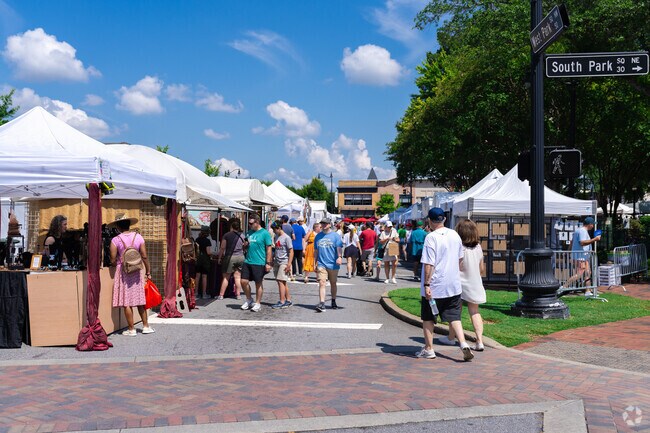 Art in the Park is an annual Atlanta Labor Day weekend tradition in Marietta.