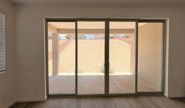 1457 Valle de Colores St NW, Los Lunas, NM 87031 - photo 3