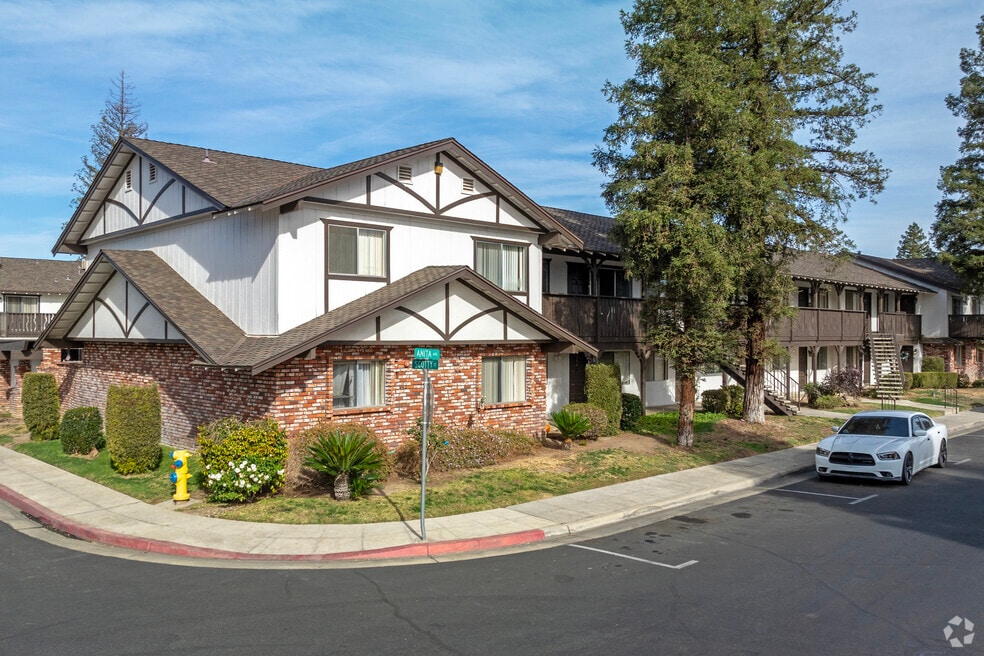 Scottsmen Too, Clovis, CA 93612 - photo 1