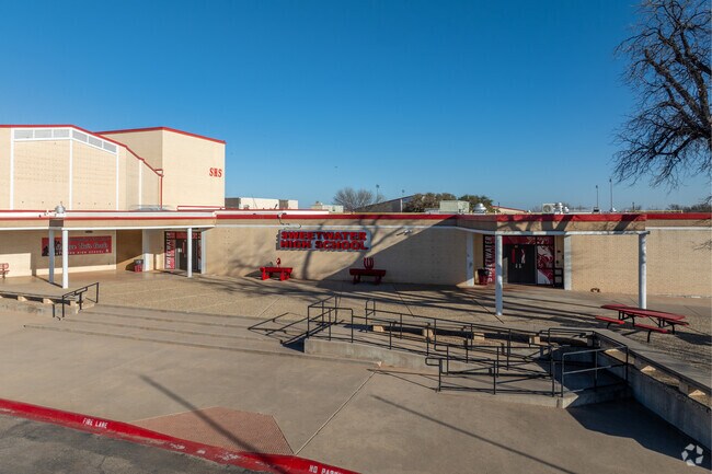 Many puplic school students attend Sweetwater High School.