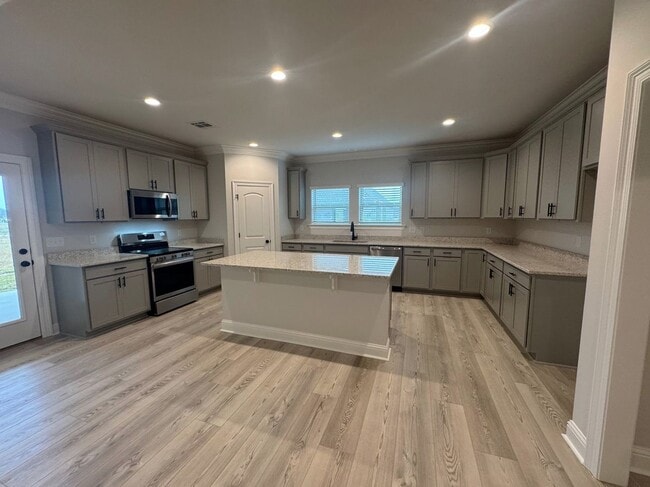 747 Crewe Ln, Bossier City, LA 71111 - photo 3