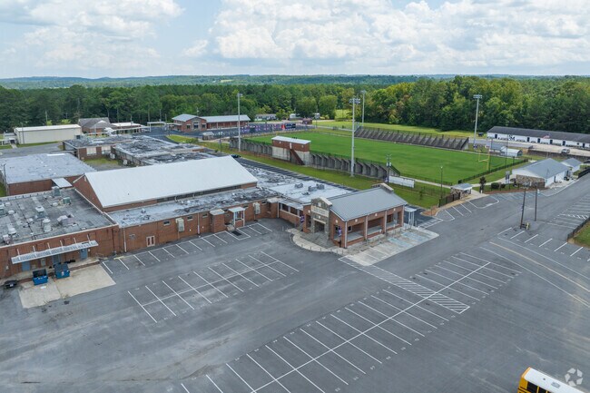 Susan Moore High School teaches 7th - 12th grades.