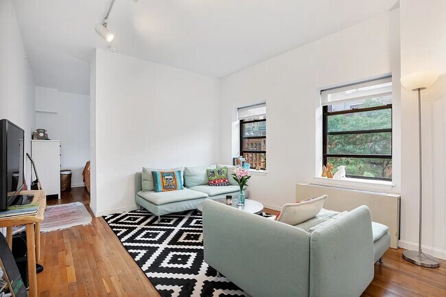 The Chesterfield unit 16M, New York, NY 10024 - photo 3