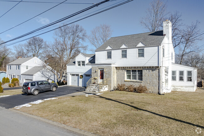 Modified colonial homes abound in Fairfield Woods.