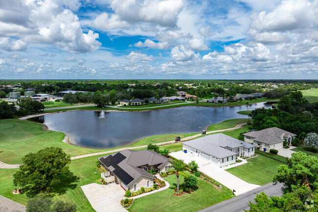 Sun N Lake earns its namesake from the activities enjoyed in the neighborhood.