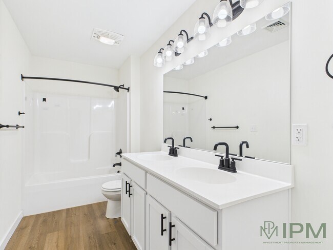 2585 Emma Ln, York, PA 17406 - photo 6