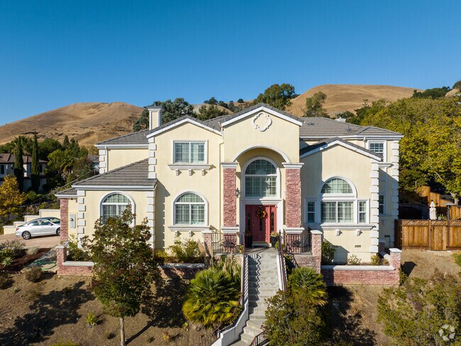 A hillside estate with a view in the Mission Garin.
