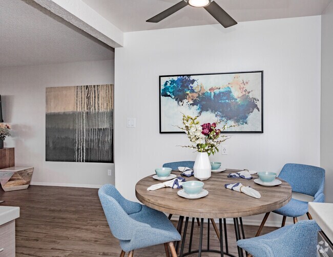 1BR, 1BA - 750 SF