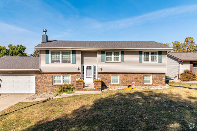 Single-family homes range from $200,000 to $325,000 in Normal's Pleasant Hills community.