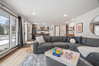 1418 S Ridge Rd, Green Bay, WI 54304