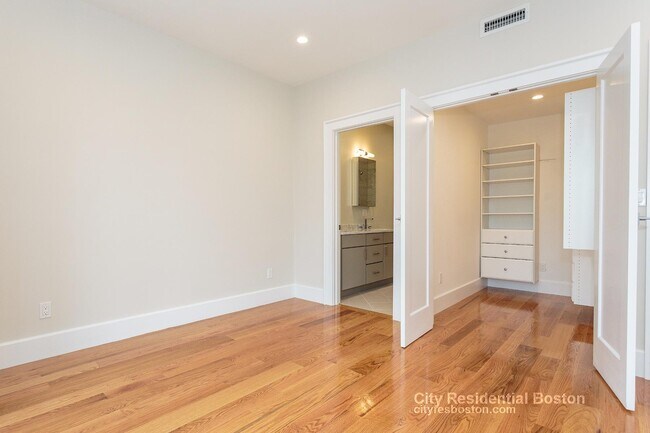 17 Vinton St unit 3, Boston, MA 02127 - photo 6