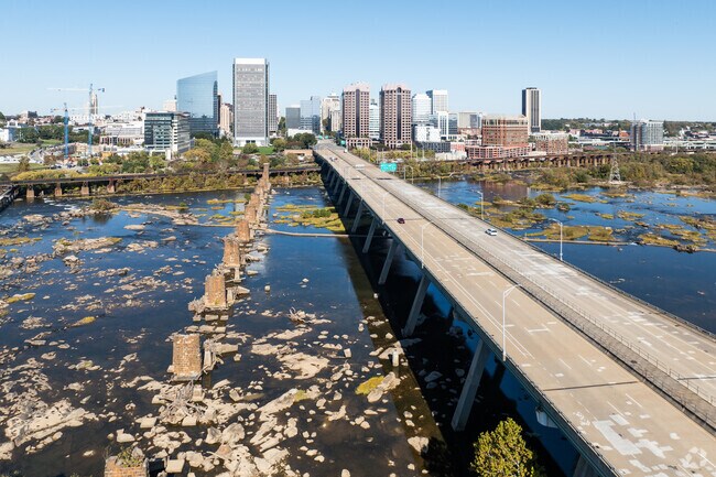 Residents of Reedy Creek are just minutes away from Downtown Richmond.